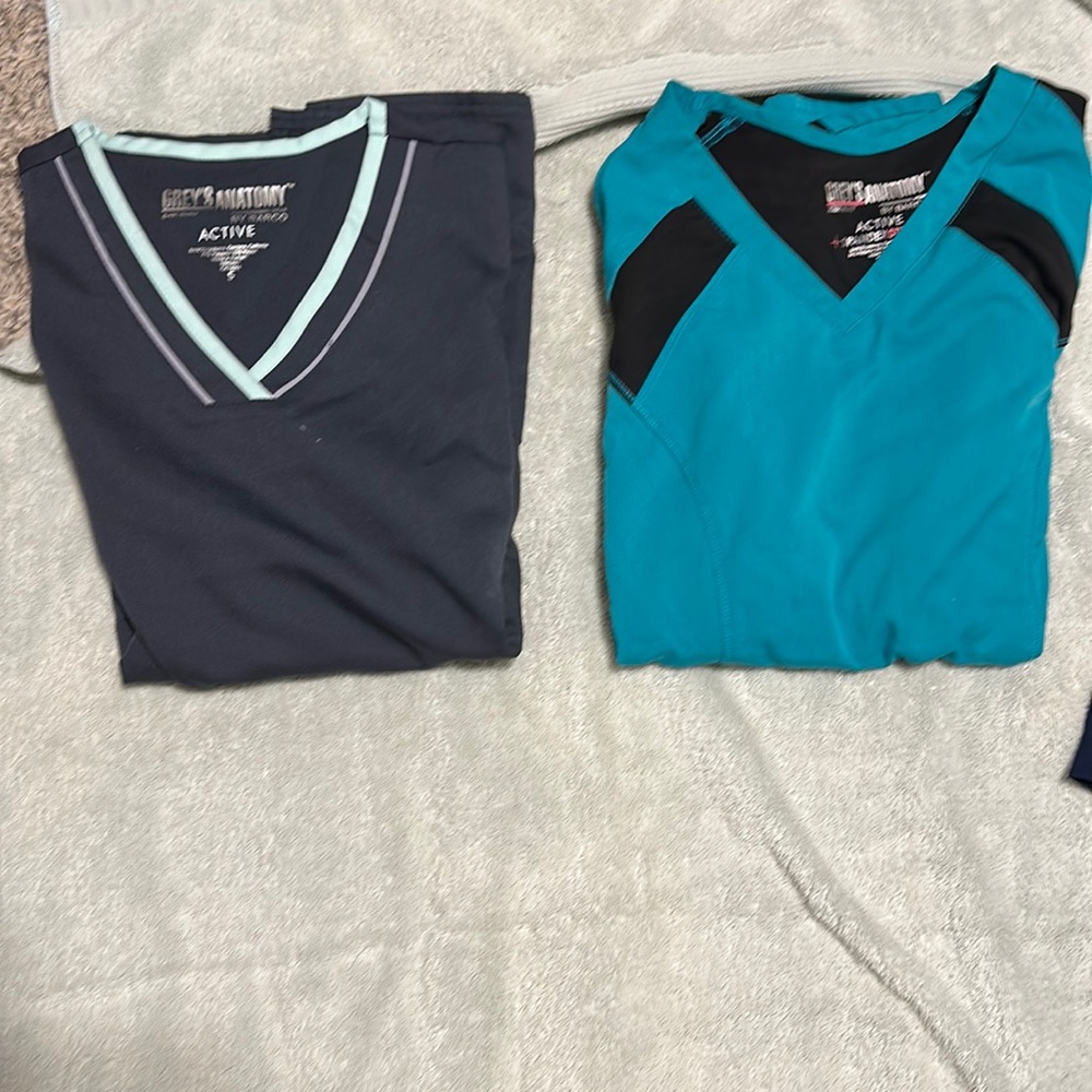 NWOT Bundle of 2 Grey’s Anatomy tops. Small